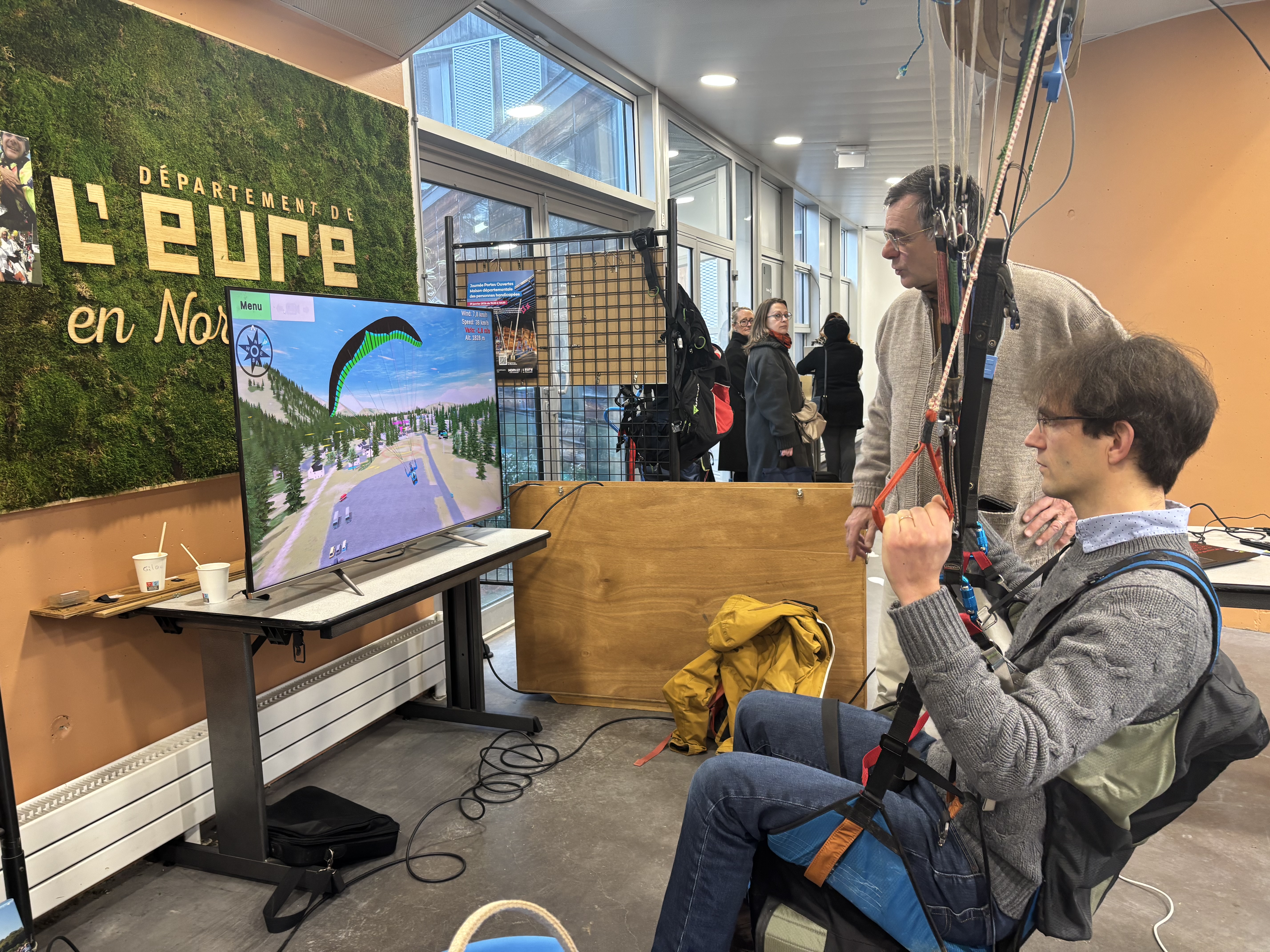 Image notre simulateur de vol à la Porte Ouverte de la MDPH